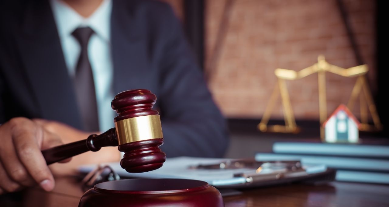 Έλληνας δικηγόρος αστικού δικαίου στο Μόναχο σε επαγγελματική νομική συνάντηση